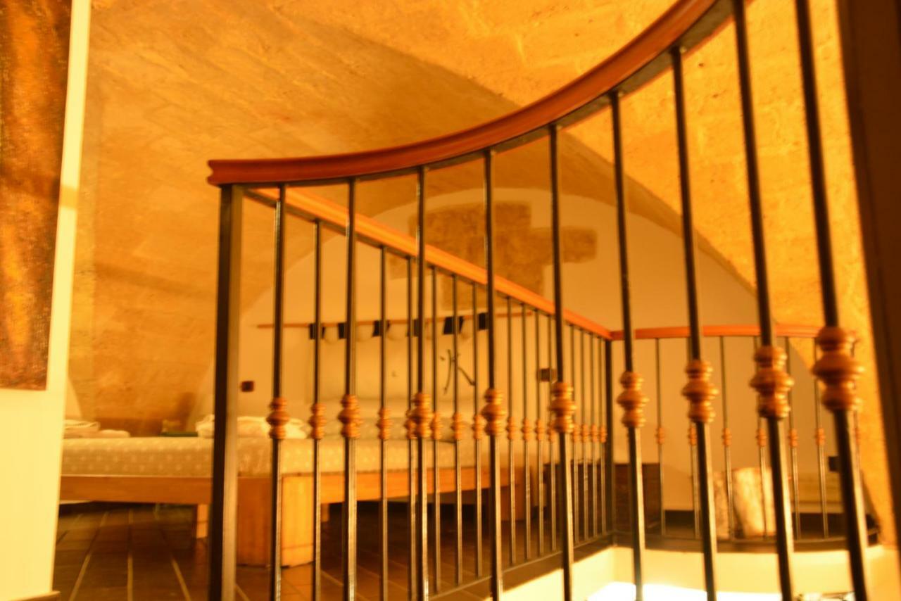 Versosud Cave Bari Dış mekan fotoğraf